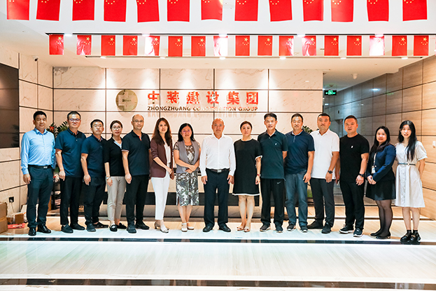 青島體悟走進(jìn)中裝建設(shè)，體會(huì)傳統(tǒng)行業(yè)的轉(zhuǎn)型升級